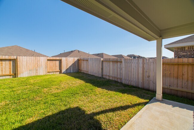 Building Photo - 24314 Pebble Cres Ln