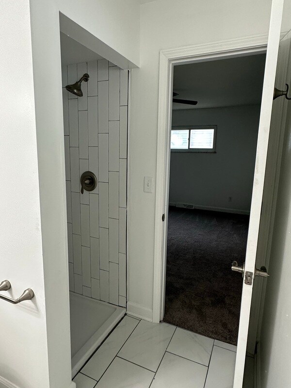 Building Photo - 5125 Bigelow Dr