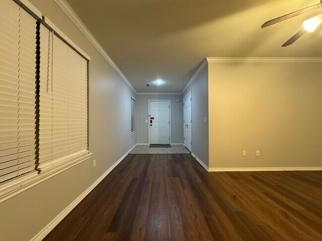 Building Photo - ***1582 Willowbrook Dr***