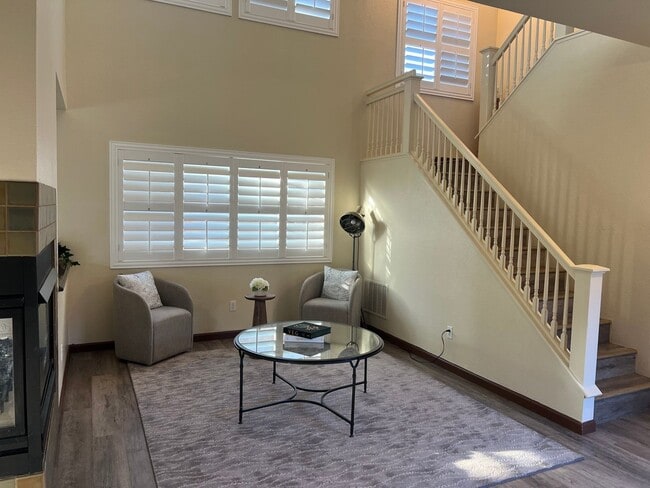 Building Photo - Charming Home in Las Palmas Community