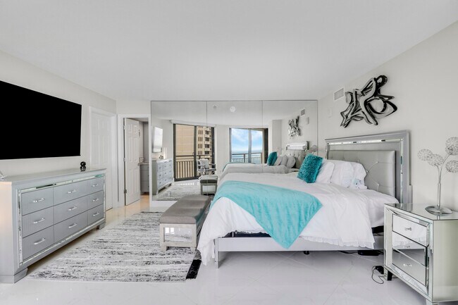 Building Photo - 3000 N Ocean Dr