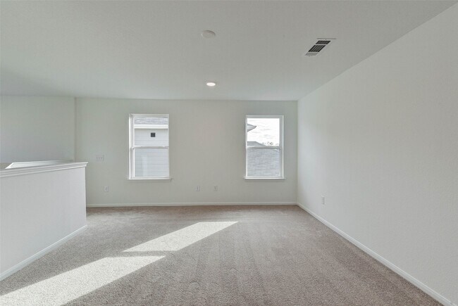 Building Photo - 25821 Hedgerow Dr