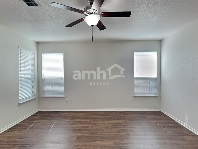 Building Photo - 180 Pebble Creek Run