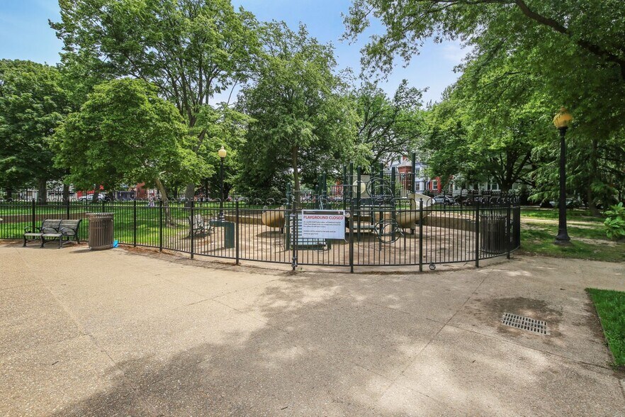 Building Photo - 1110 3rd St NE