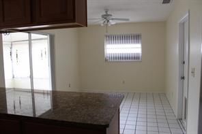 Building Photo - 201 NE Midfield Ln
