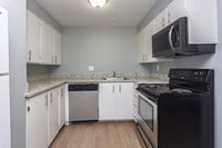 1BR, 1BA - 1st Floor with W/D 710SF - Kitchen - Summerwalk Villa