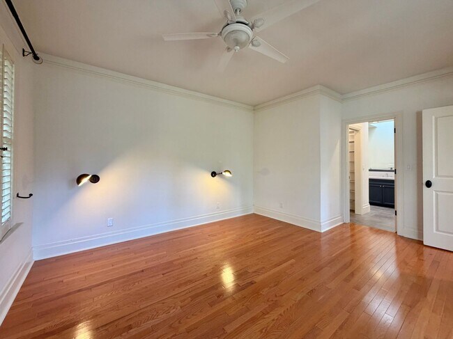 Building Photo - 3 Bedrooms, 2 Bathrooms Saint Helena Charm with Modern Conveniences