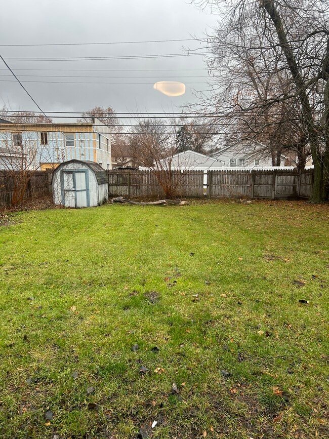 Building Photo - 909 Spruce St