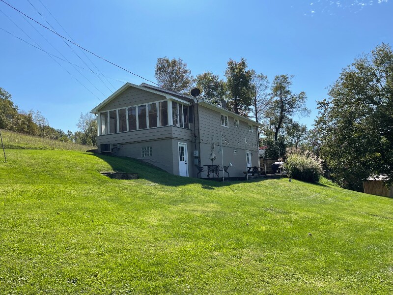 Building Photo - 281 Mill Run Rd