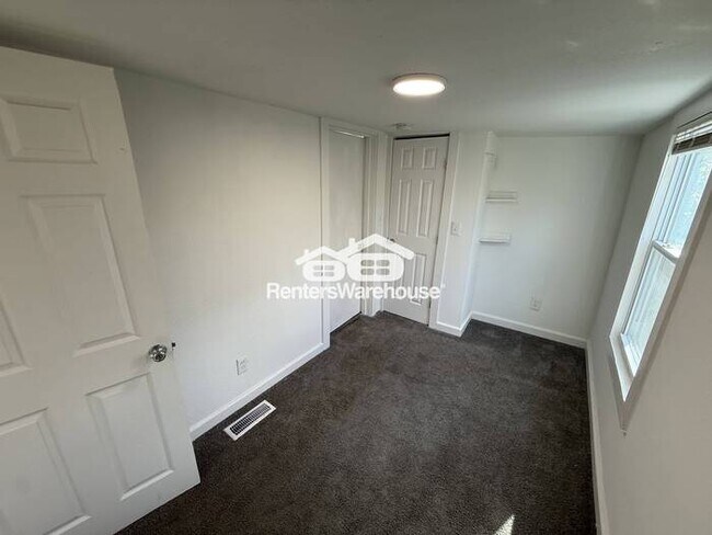 Building Photo - Updated 5 Bedroom/ 2.5 Bath Home In KCMO *READY NOW*