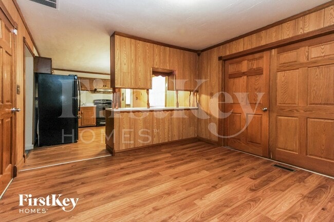 Building Photo - 1426 Moores Manor