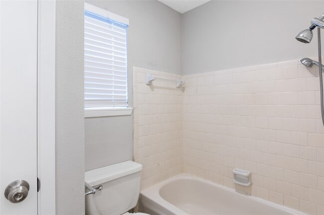 Building Photo - 442 N Compass Rose Cir