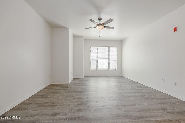Building Photo - 20660 N 40th St