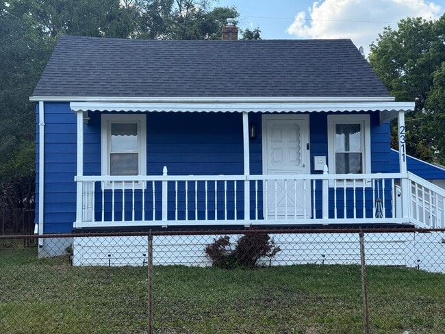 Building Photo - 2311 N Averill Ave