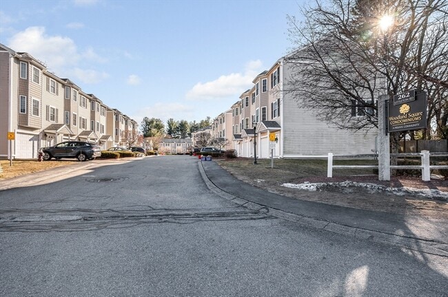 Building Photo - 262 Littleton Rd