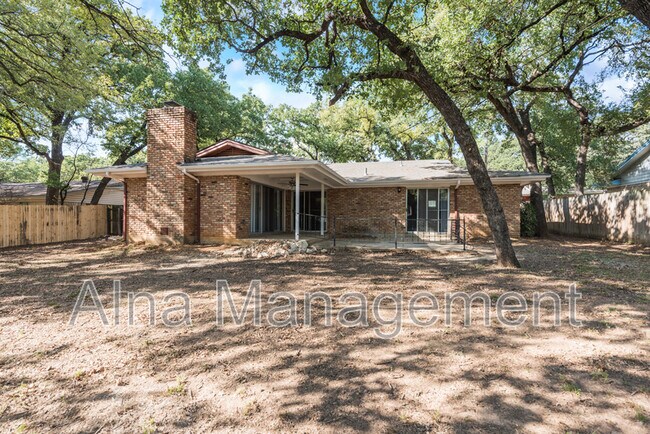 Building Photo - 7320 Monterrey Dr