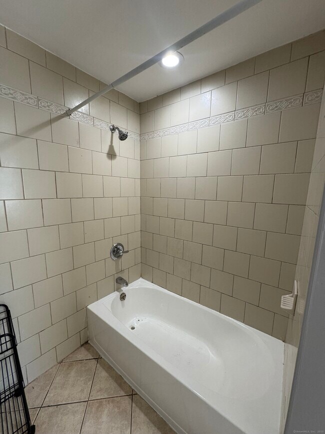 Building Photo - 86 Dorman St
