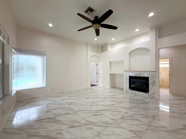 Building Photo - 9512 Greenpointe Dr