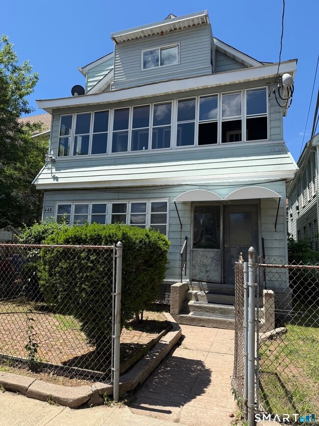 Building Photo - 440 Howard Ave