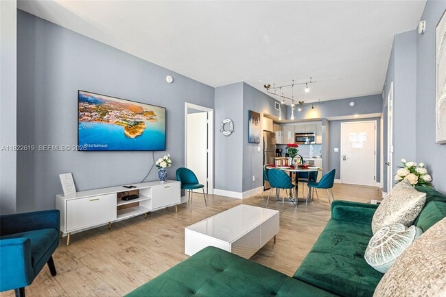 Building Photo - 2600 E Hallandale Beach Blvd