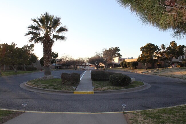 Building Photo - 288 Maricopa Dr