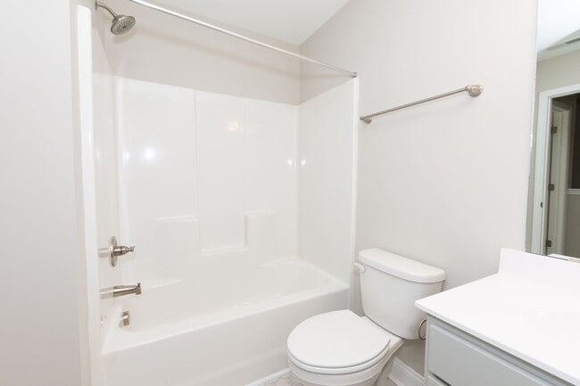 Building Photo - MOVE-IN READY