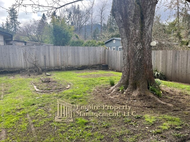 Building Photo - 4830 Center Way