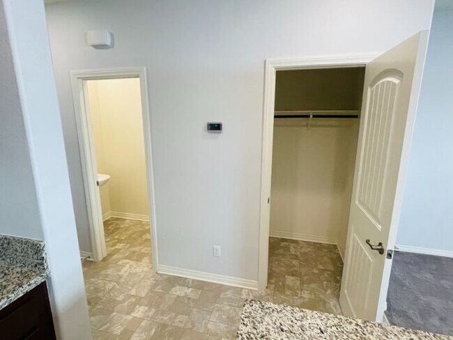 Building Photo - 40407 Calle Real