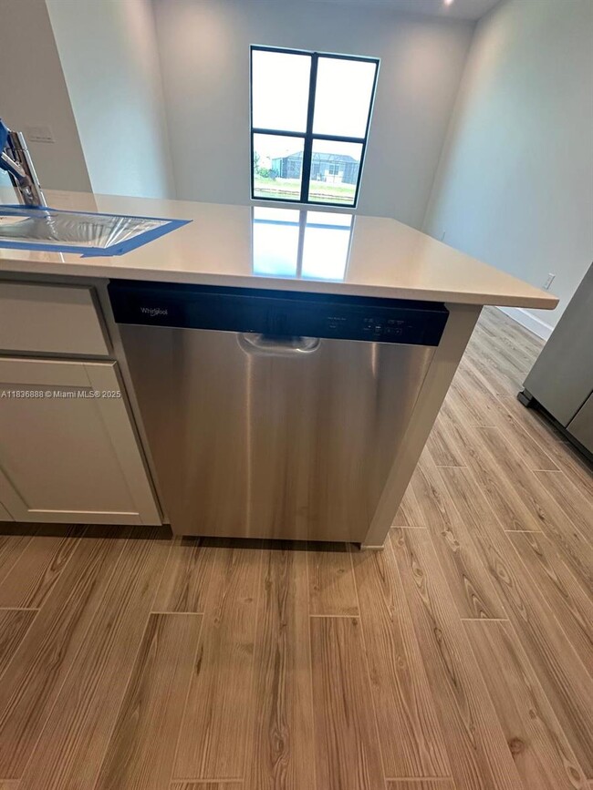 Building Photo - 14051 SW Thorens Dr