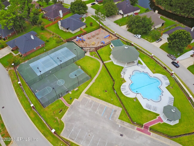 Building Photo - 12252 Lake Fern Dr