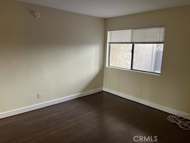 Building Photo - 10982 Roebling Ave