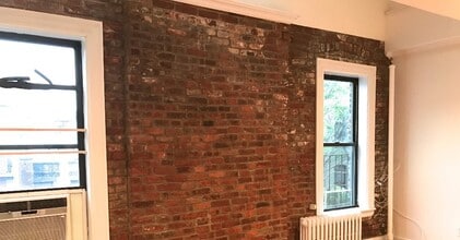 Building Photo - 234 Mott St