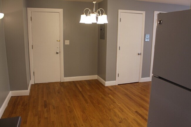 Building Photo - 43 Jacqueline Rd