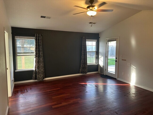 Building Photo - 2322 E Murray Ct