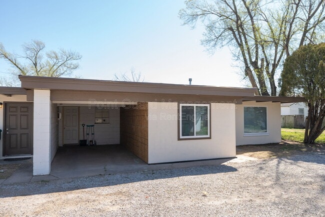 Building Photo - 1325 W Dora St