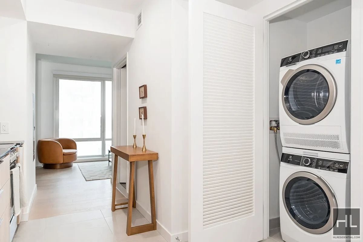 Building Photo - 975 Nostrand Ave