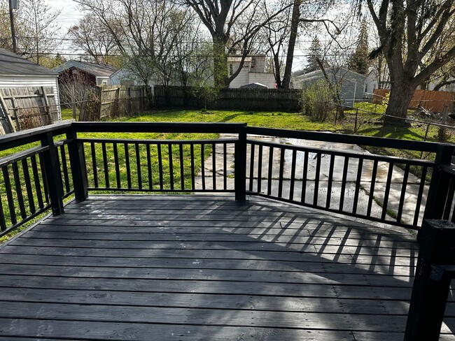 Building Photo - 2 Bedroom Home In Warren
