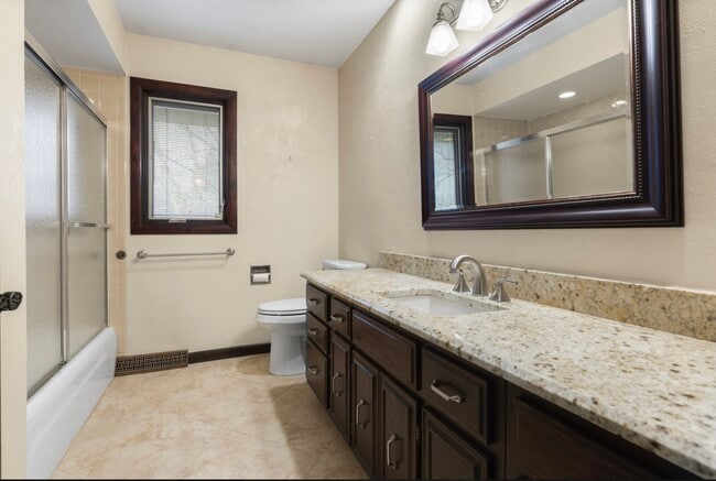 Building Photo - 5746 Berwick Pl