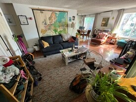 Building Photo - 4921 SE 71st Ave