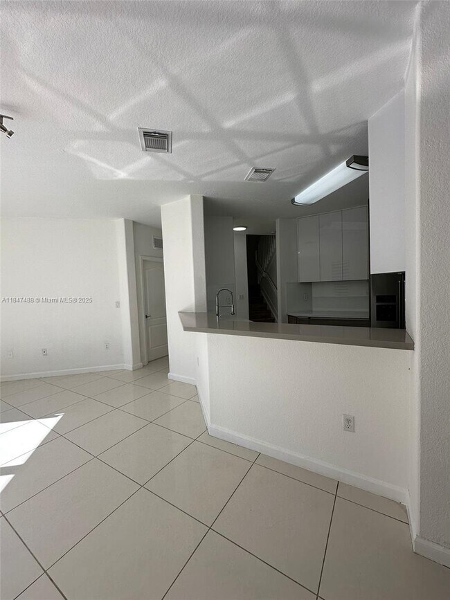 Building Photo - 7454 NW 112th Pl