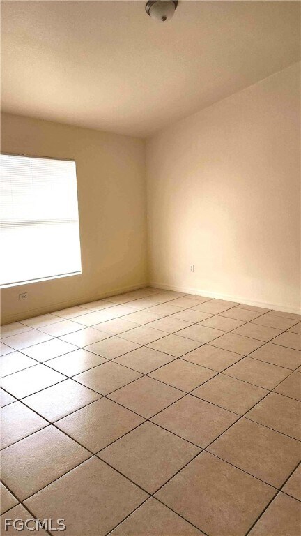 Building Photo - 2145 Fairway Dr