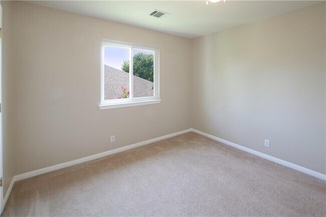 Building Photo - 807 Camino Real Dr