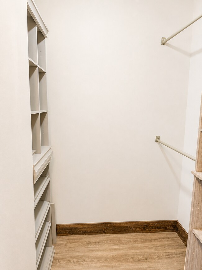 Building Photo - 2257 Huntingdon Dr