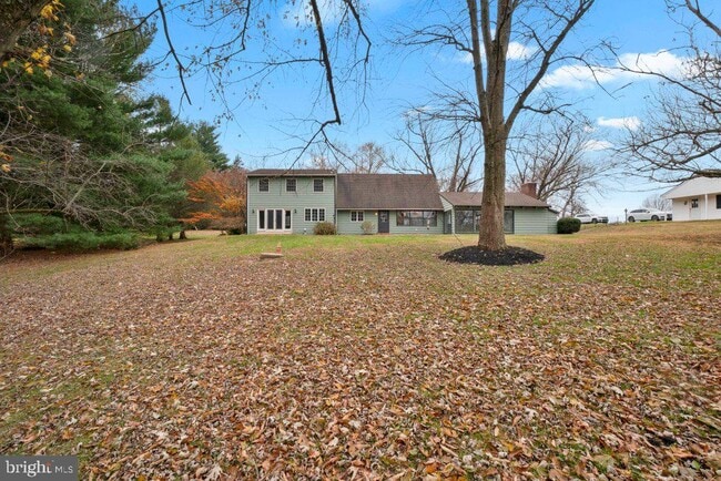 Building Photo - 3839 Blenheim Rd