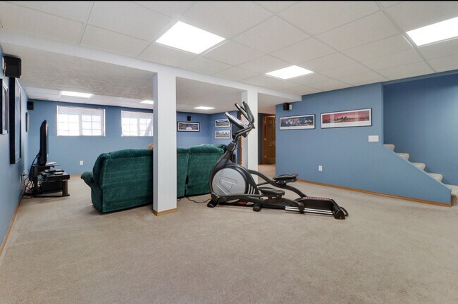 Building Photo - 2267 Heather Ridge Dr