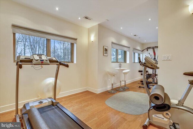 Building Photo - 6600 80th Pl