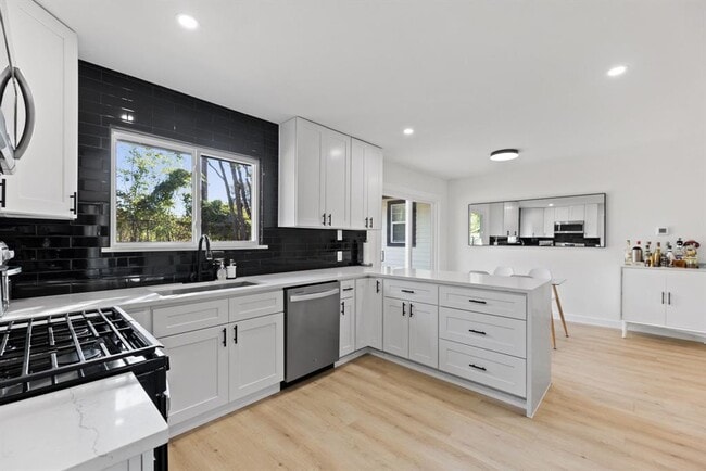 Building Photo - 5302 Woodmoor Dr