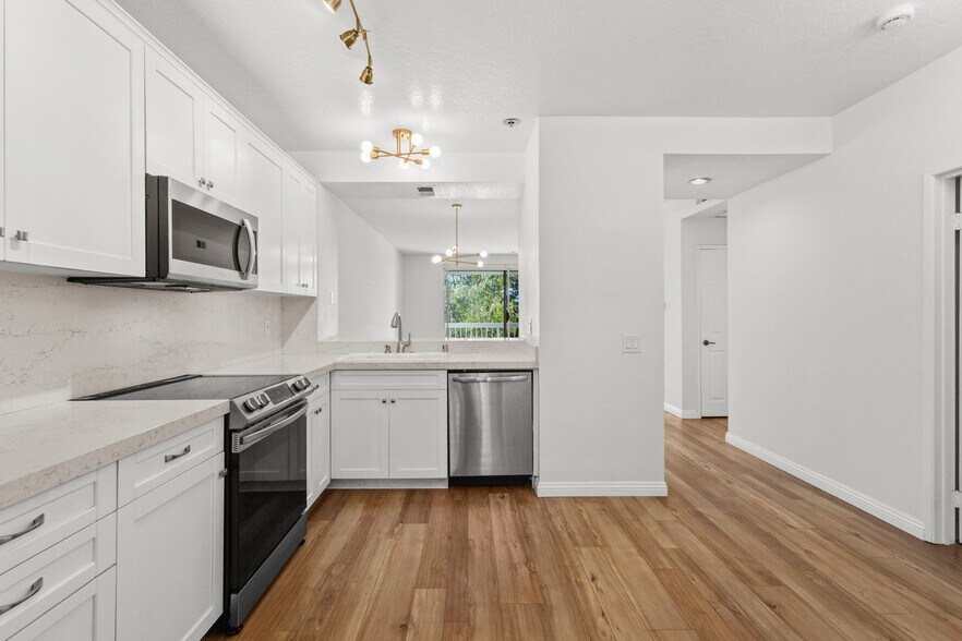 Building Photo - 20331 Bluffside Cir