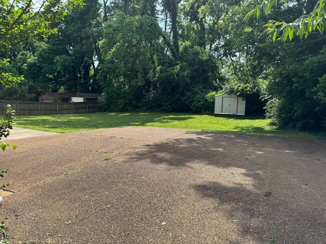 Building Photo - 5015 Manuel Dr