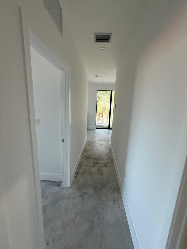 Building Photo - A2Z Construction & Remodel LLC / 2242 NW 9...